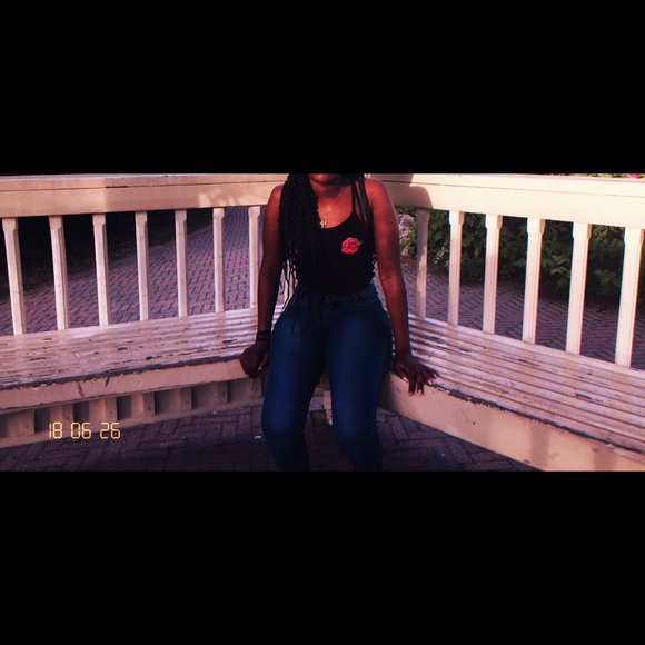 Meet your Posher, Kayla - Picture 1 of 1